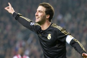 勇士再遇挑战：库里缺阵掘金迎强援，篮球盛宴暗藏精彩瞬间